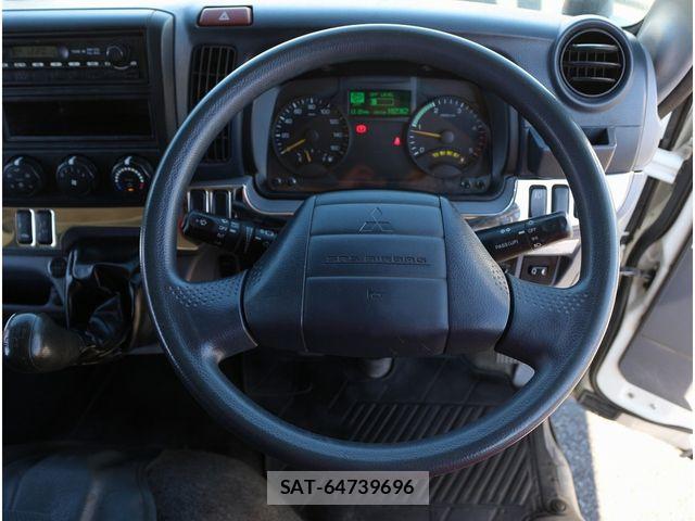 Mitsubishi CANTER 2015-02 4932832-20