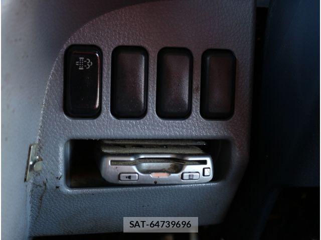 Mitsubishi CANTER 2015-02 4932832-23