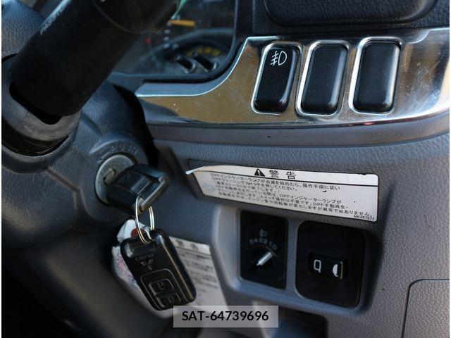 Mitsubishi CANTER 2015-02 4932832-24