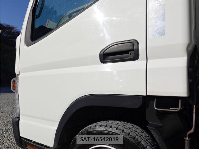 Mitsubishi CANTER 2016-06 4932943-9