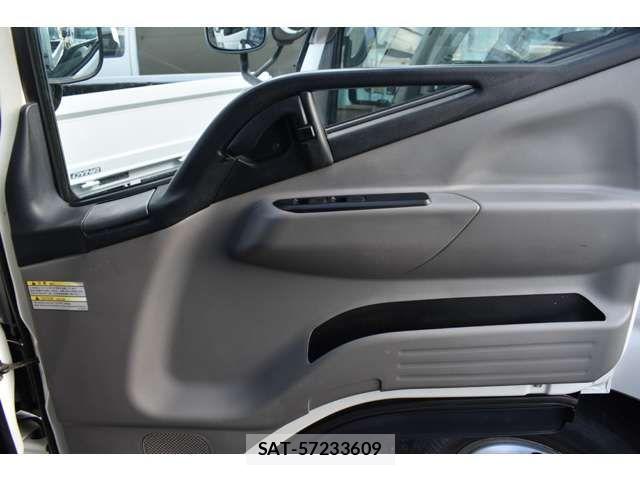 Mitsubishi CANTER 2016-12 4932859-8