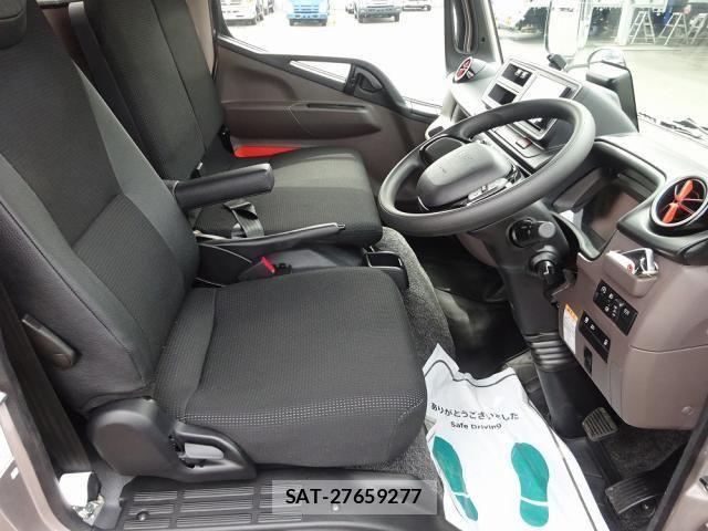 Mitsubishi CANTER 2025-07 5860933-7