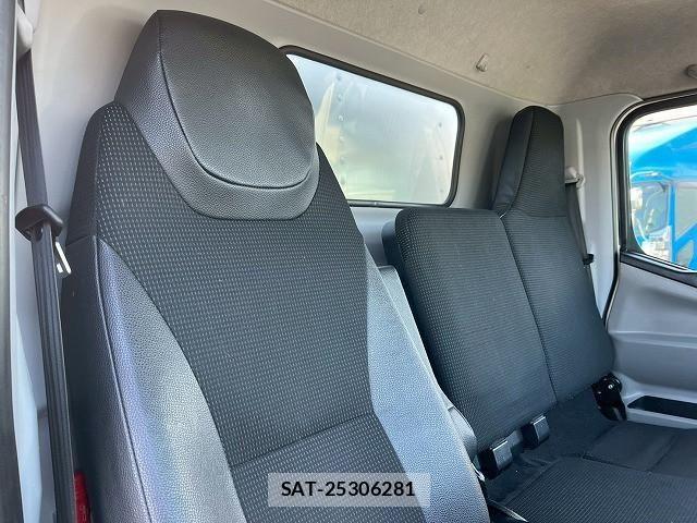 Mitsubishi CANTER 2019-01 5860960-19