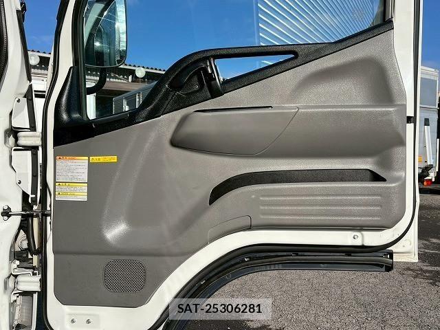Mitsubishi CANTER 2019-01 5860960-21