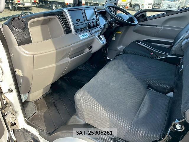 Mitsubishi CANTER 2019-01 5860960-22