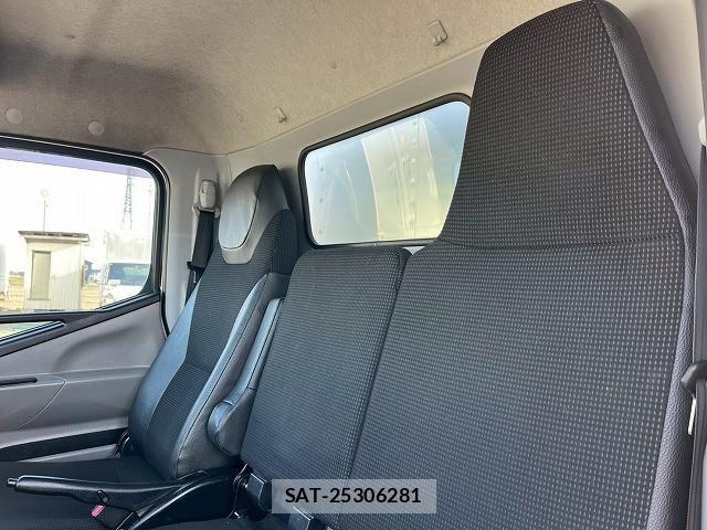 Mitsubishi CANTER 2019-01 5860960-23