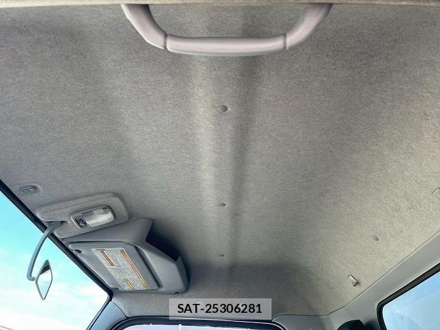 Mitsubishi CANTER 2019-01 5860960-24