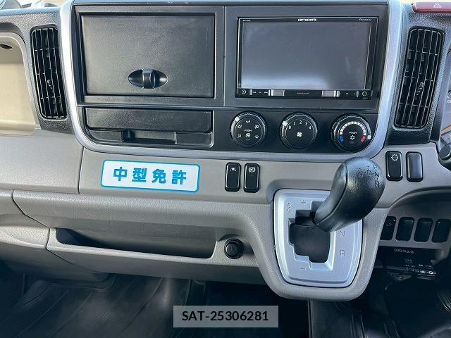 Mitsubishi CANTER 2019-01 5860960-27