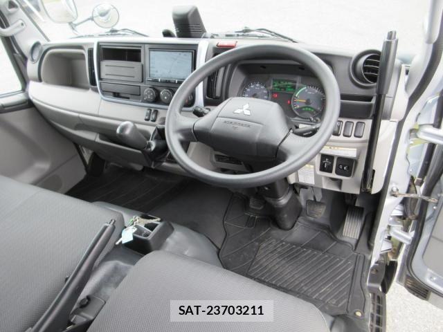 Mitsubishi CANTER 2023-03 5860957-9