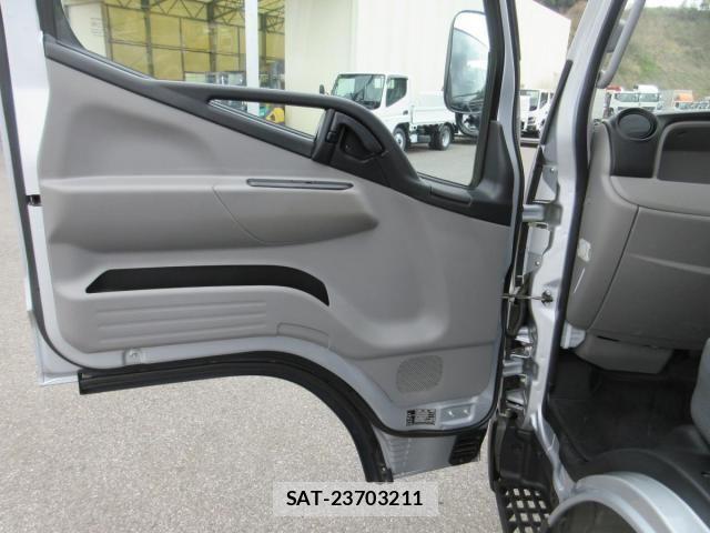 Mitsubishi CANTER 2023-03 5860957-17