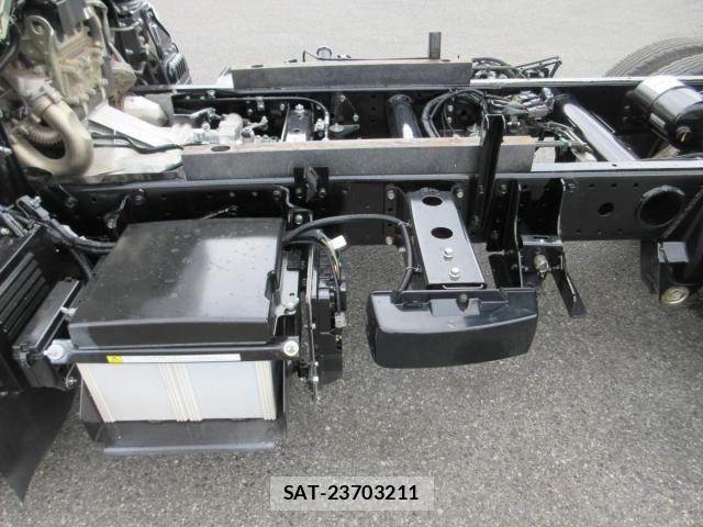 Mitsubishi CANTER 2023-03 5860957-20