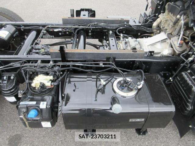 Mitsubishi CANTER 2023-03 5860957-23