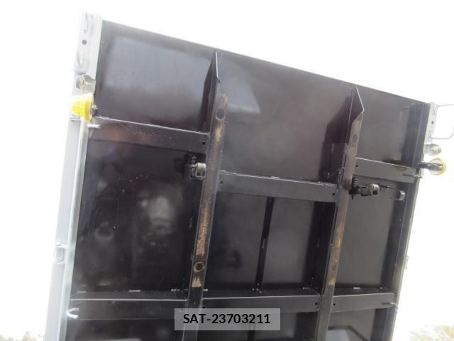 Mitsubishi CANTER 2023-03 5860957-25
