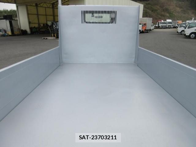 Mitsubishi CANTER 2023-03 5860957-29