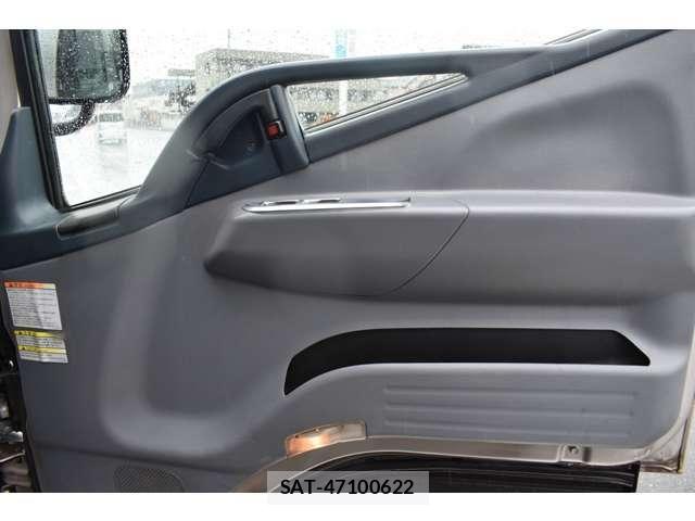 Mitsubishi CANTER 2013-11 5861069-8