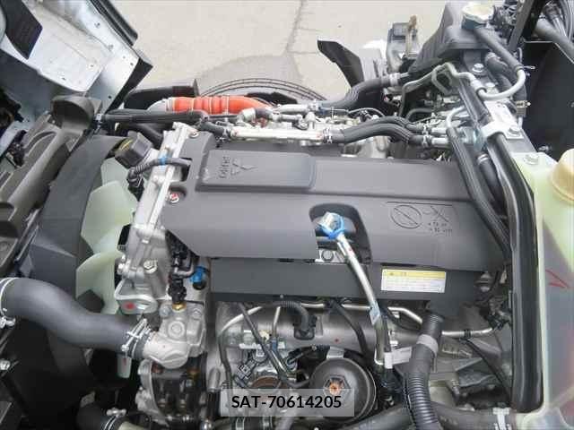 Mitsubishi CANTER 2024-11 5860932-10
