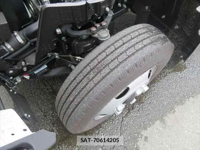 Mitsubishi CANTER 2024-11 5860932-13