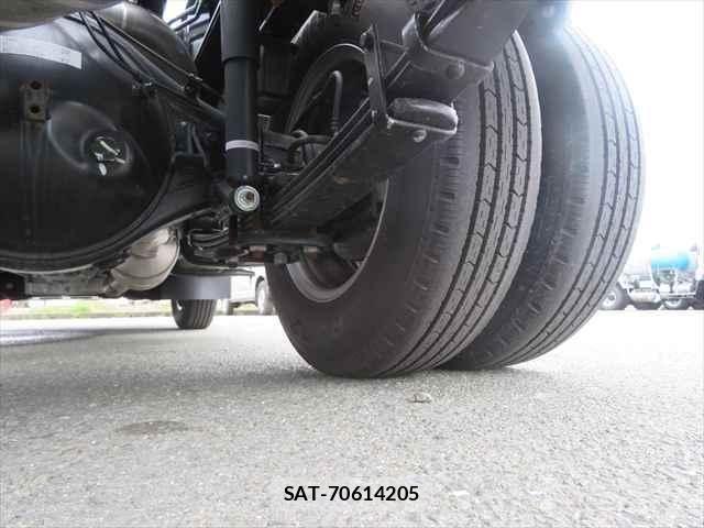Mitsubishi CANTER 2024-11 5860932-17