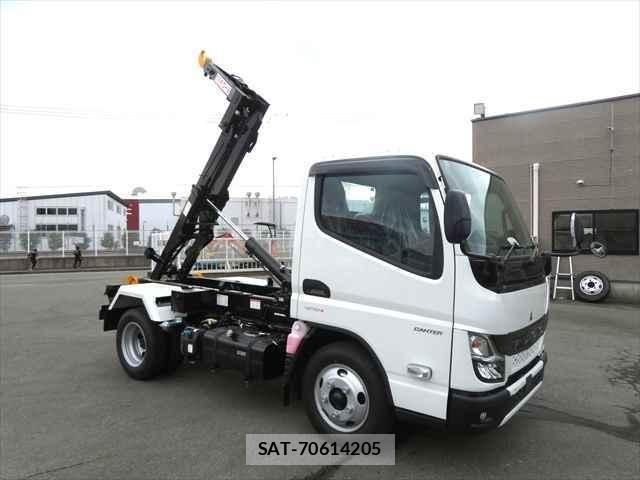 Mitsubishi CANTER 2024-11 5860932-20