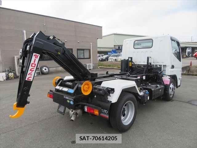 Mitsubishi CANTER 2024-11 5860932-27