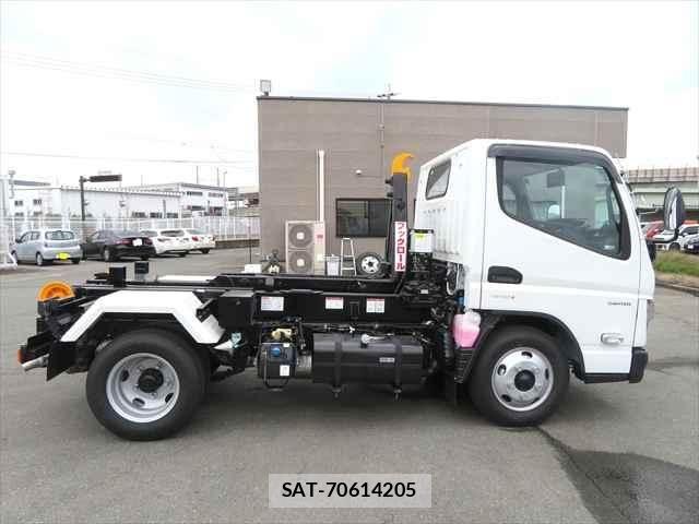 Mitsubishi CANTER 2024-11 5860932-4