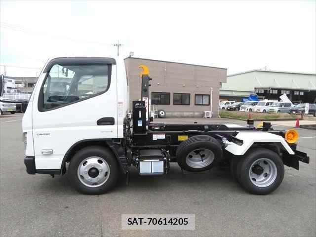Mitsubishi CANTER 2024-11 5860932-8