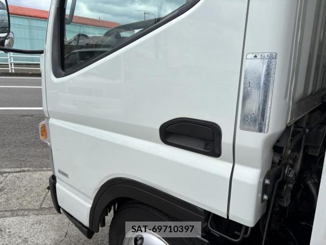 Mitsubishi CANTER 2016-08 5861007-18