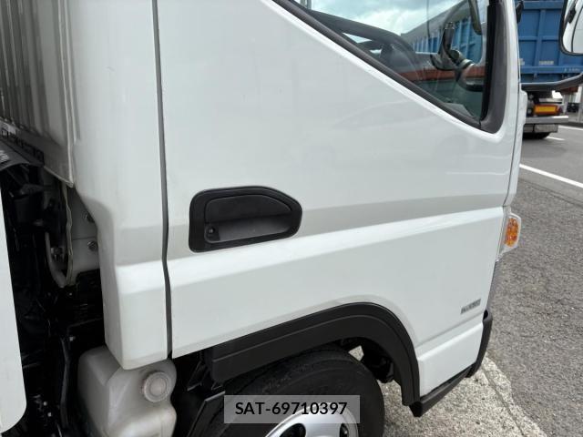 Mitsubishi CANTER 2016-08 5861007-23