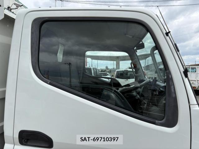 Mitsubishi CANTER 2016-08 5861007-26