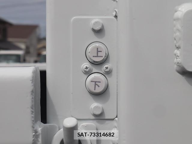 Mitsubishi CANTER 2018-12 5861001-13