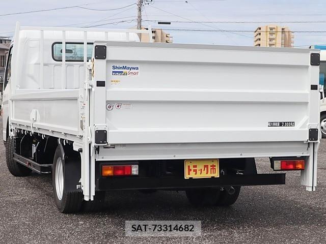 Mitsubishi CANTER 2018-12 5861001-6