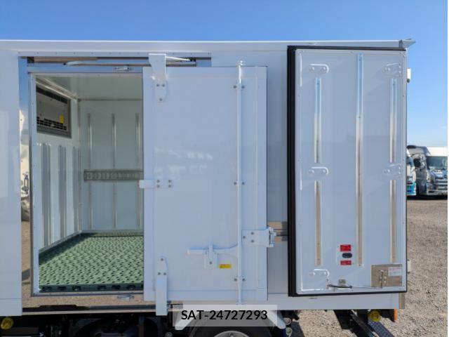 Mitsubishi CANTER 2025-06 5860930-16