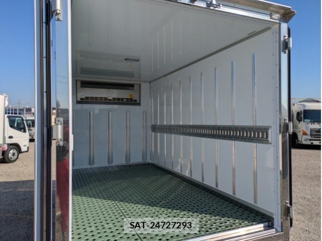 Mitsubishi CANTER 2025-06 5860930-17