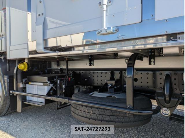 Mitsubishi CANTER 2025-06 5860930-21