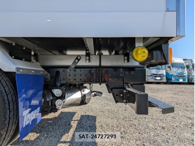 Mitsubishi CANTER 2025-06 5860930-23