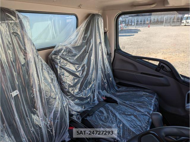 Mitsubishi CANTER 2025-06 5860930-24