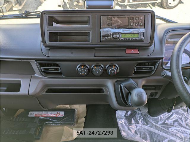 Mitsubishi CANTER 2025-06 5860930-27
