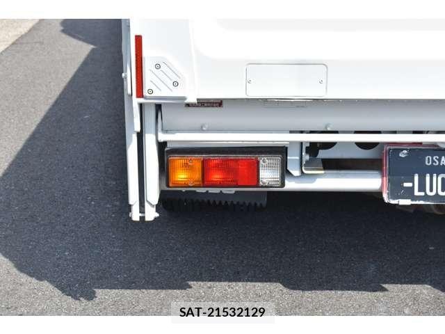 Mitsubishi CANTER 2019-04 5861046-23