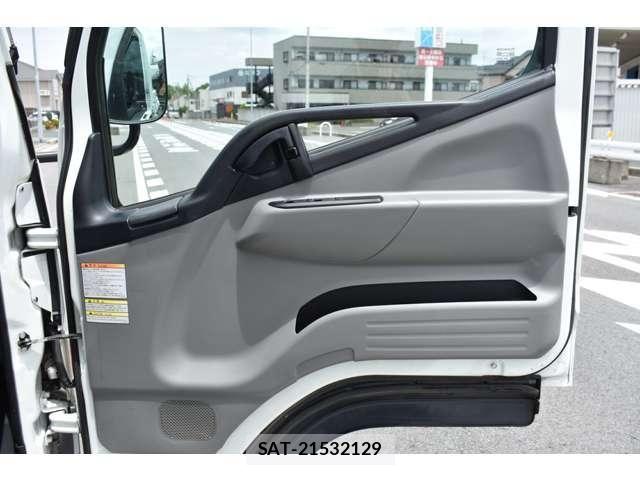 Mitsubishi CANTER 2019-04 5861046-25
