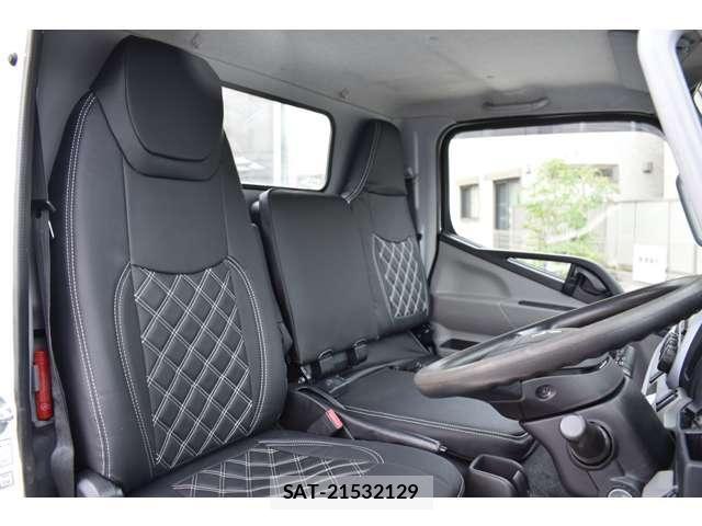 Mitsubishi CANTER 2019-04 5861046-27
