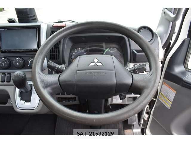 Mitsubishi CANTER 2019-04 5861046-28