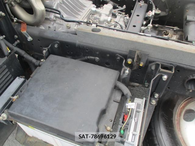 Mitsubishi CANTER 2015-08 5861023-12