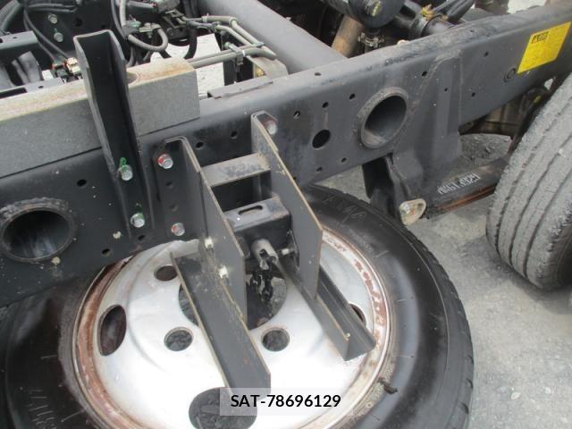 Mitsubishi CANTER 2015-08 5861023-13
