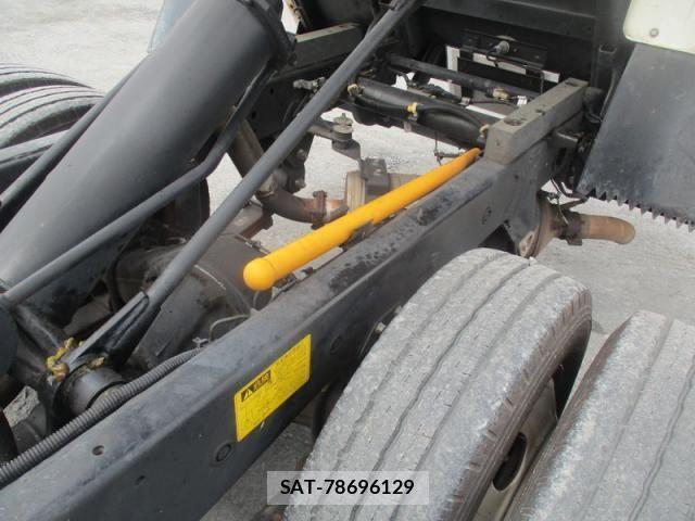 Mitsubishi CANTER 2015-08 5861023-14