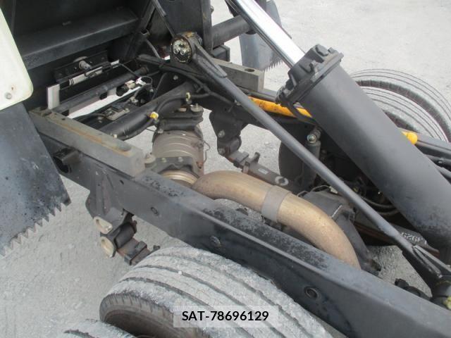 Mitsubishi CANTER 2015-08 5861023-19