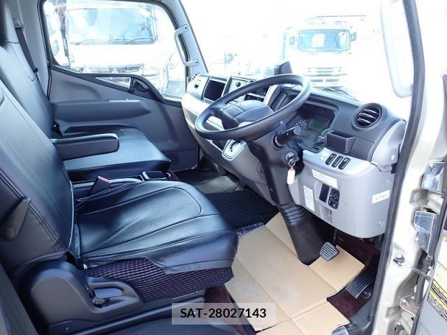 Mitsubishi CANTER 2019-07 5860936-12