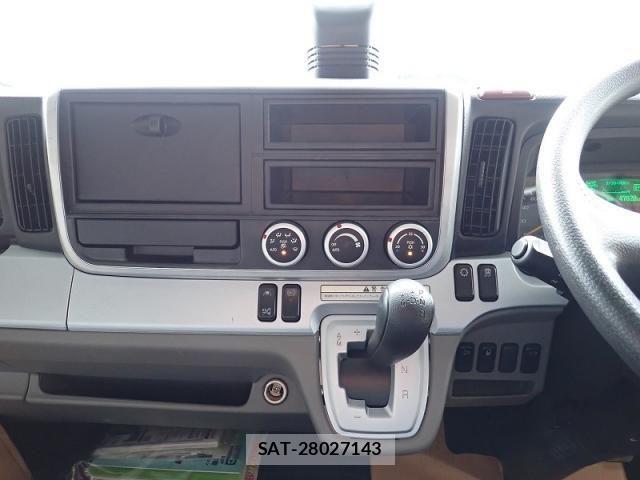 Mitsubishi CANTER 2019-07 5860936-16