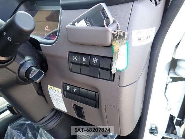 Mitsubishi CANTER 2024-11 5860934-16