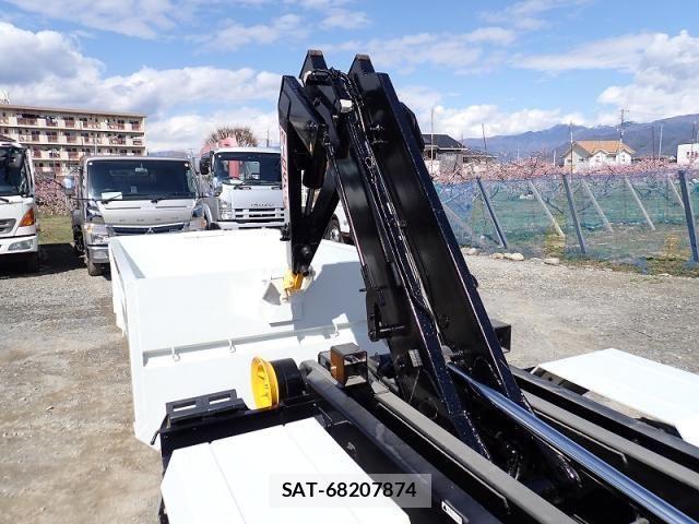 Mitsubishi CANTER 2024-11 5860934-19