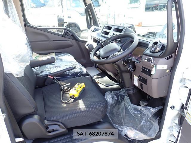 Mitsubishi CANTER 2024-11 5860934-8